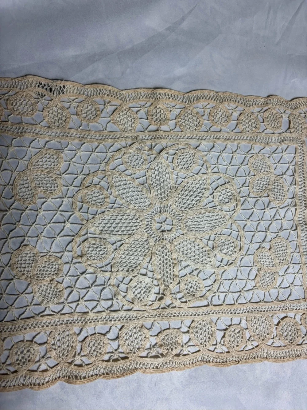 Vintage cream lace
